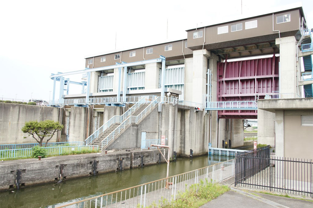 毛馬閘門（大川側）