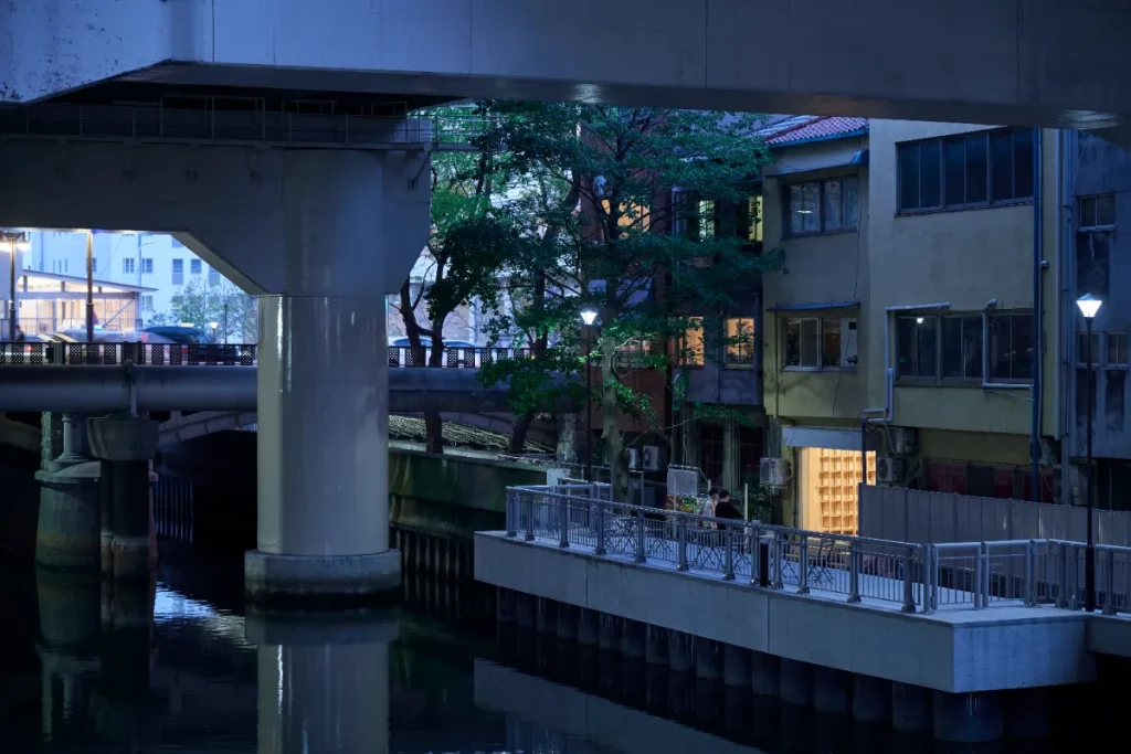 東横堀川の新施設「ホトリヲ」